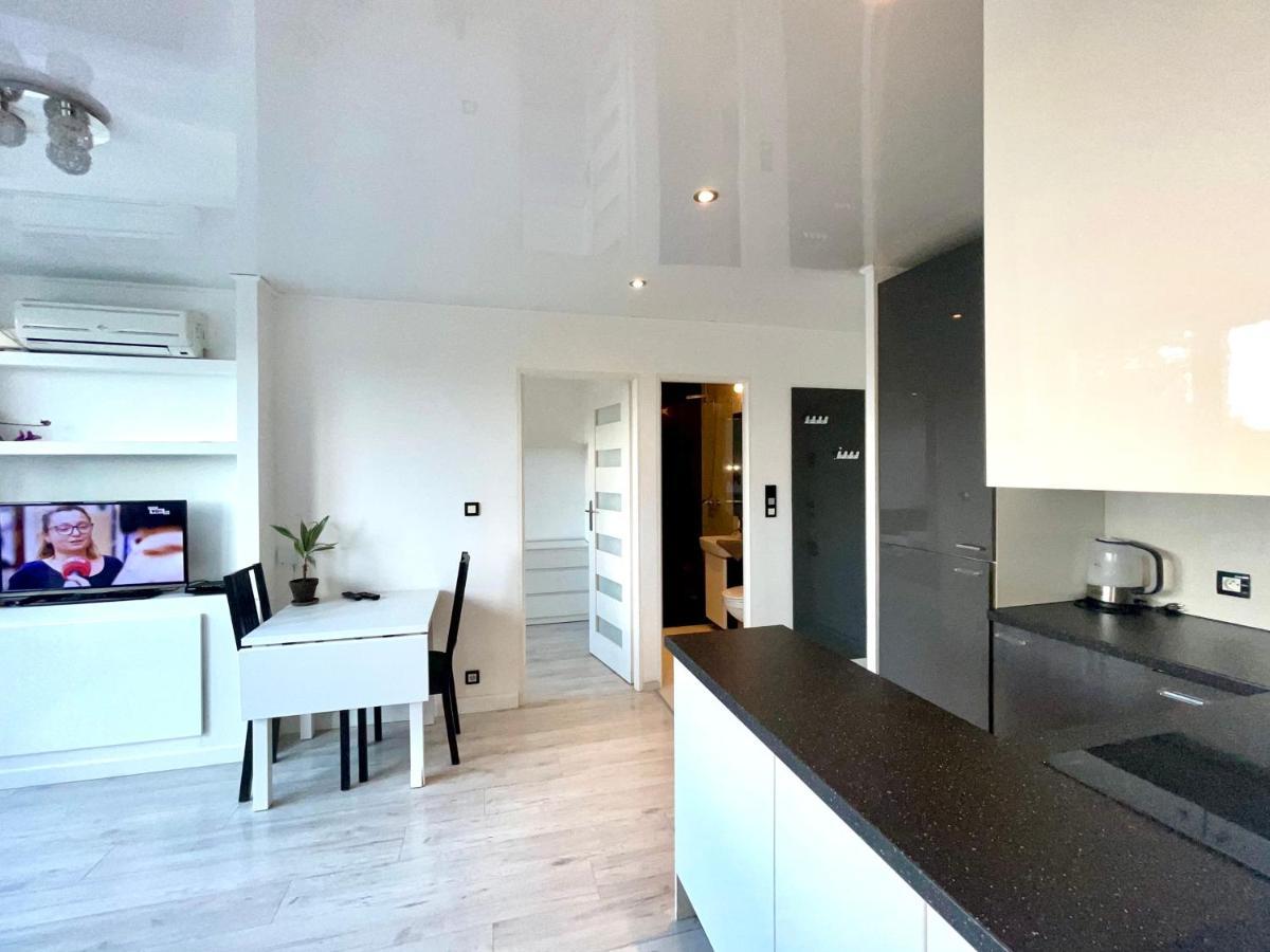 Sasi - Cozy Apartment For 6 People In Centre Varsovie Extérieur photo